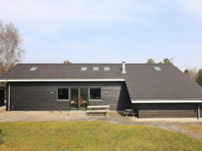 Pleasant Holiday Home in Jutland with Whirlpool in Hals